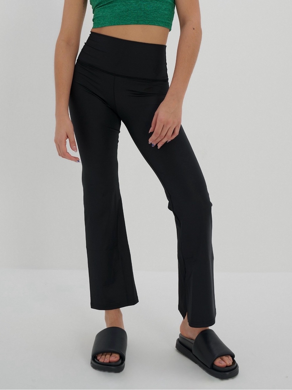 ❤️‍🔥FIRM PRICE❤️‍🔥 OFFLINE By Aerie The Hugger Coated Crop Slit Flare Legging